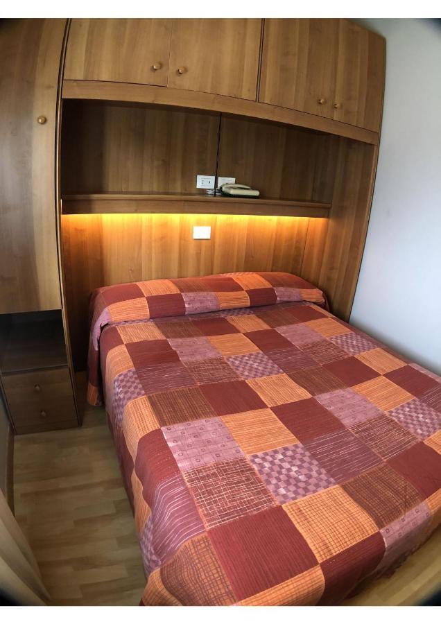 Hotel La Bussola Padenghe sul Garda Exterior foto